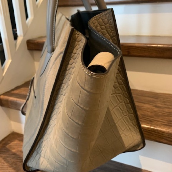 Celine hand bag 2012 mid to large size bag. - Picture 4 of 9